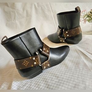 New Women's Louis Vuitton Monogram Jumble Flat Ankle Boots Size 6 US